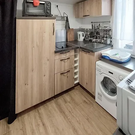 Awesome In Dolonne With Kitchen